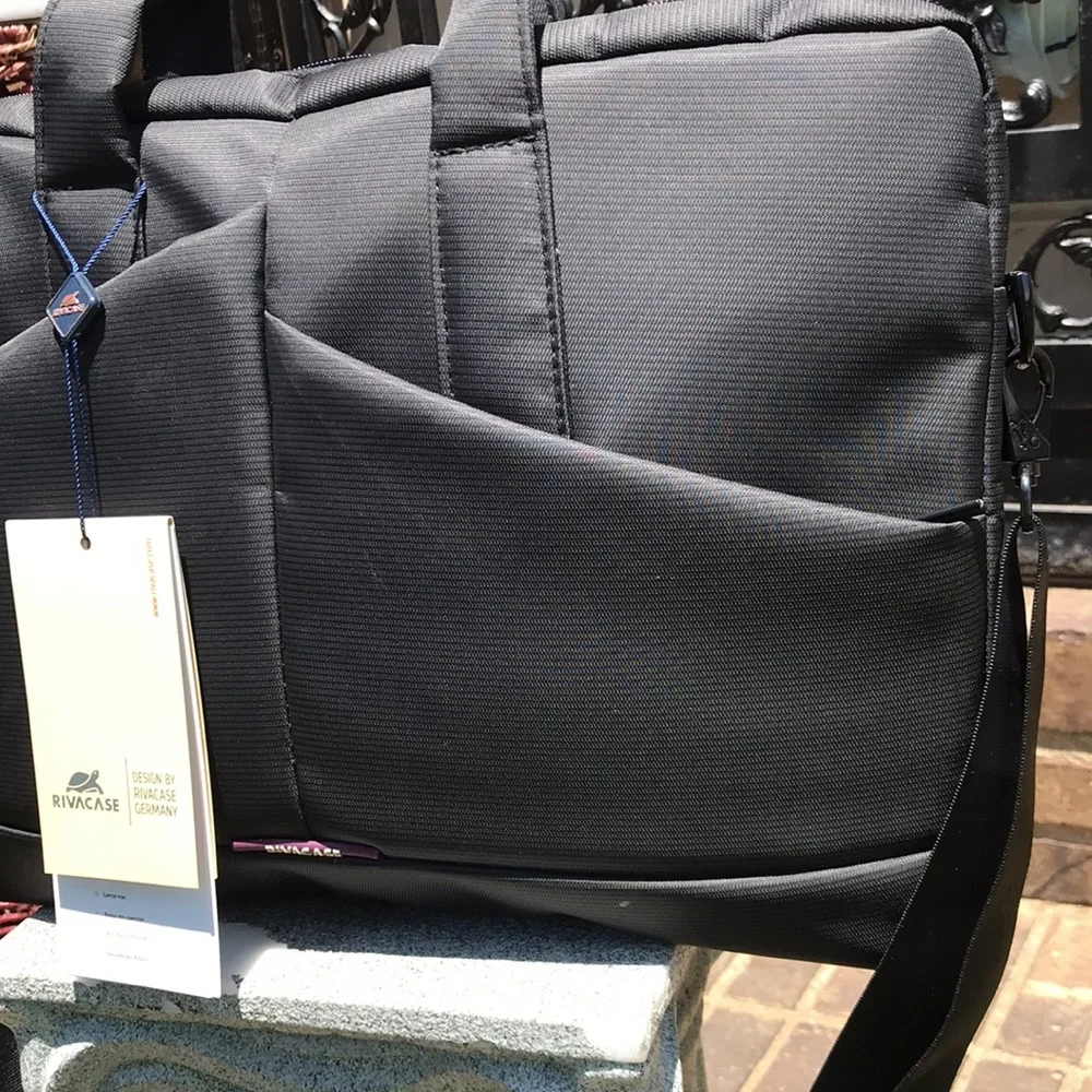 🚨B2G1 New RIVACASE Black 16' Laptop Bag with Shoulder Strap